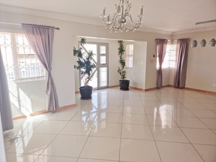 4 Bedroom Property for Sale in Turf Hall Estate Western Cape